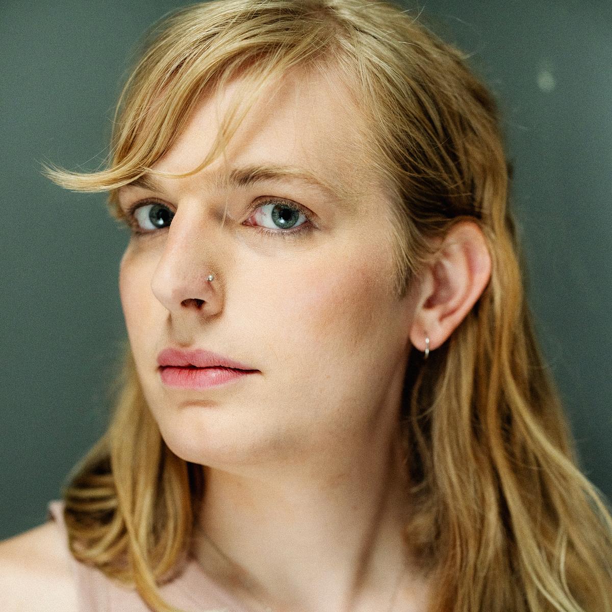 Ada Ada Adas tale ved solidaritetsdemonstration for transpersoners