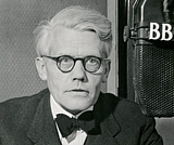Fra sit eksil i London talte den konservative politiker John Christmas Møller til danskerne. I sine radiotaler opfordrede han danskerne til at gå til modstand mod besættelsesmagten.